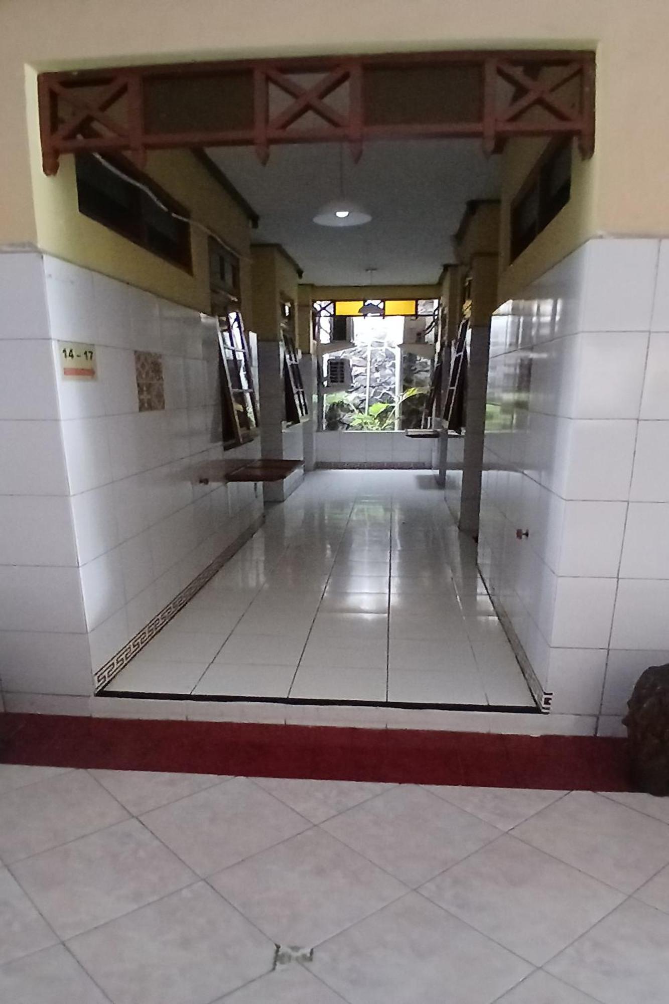 Hotel Supra Jaya Джокьякарта Экстерьер фото